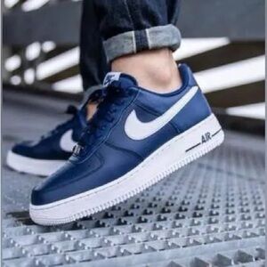 Nike Low Top Sneakers - Navy & White